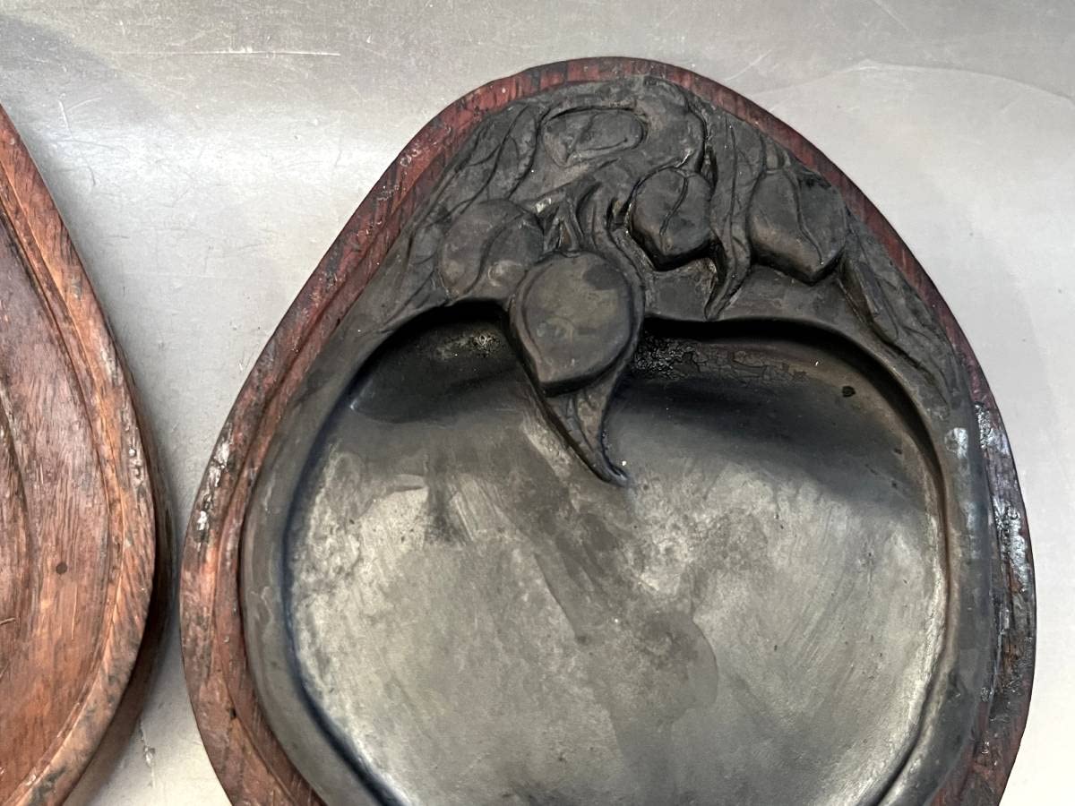 ⭕️赤間硯　20cm 糸瓜彫刻自然硯　古硯　龍雲堂製　文字秀逸　蔦と実を蒔絵木箱 ⭕️赤間硯 20cm 糸瓜彫刻自然硯 古硯 龍雲堂製 文字秀逸 蔦